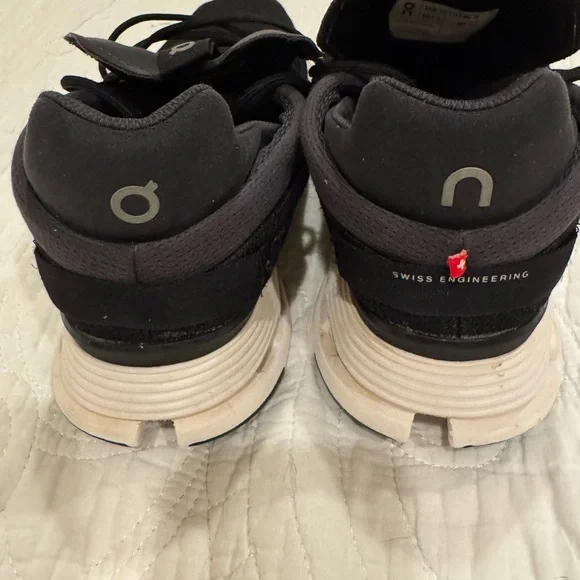 On Running Women’s On Cloud Athletic Shoes Sz 10 - Picture 4 of 6